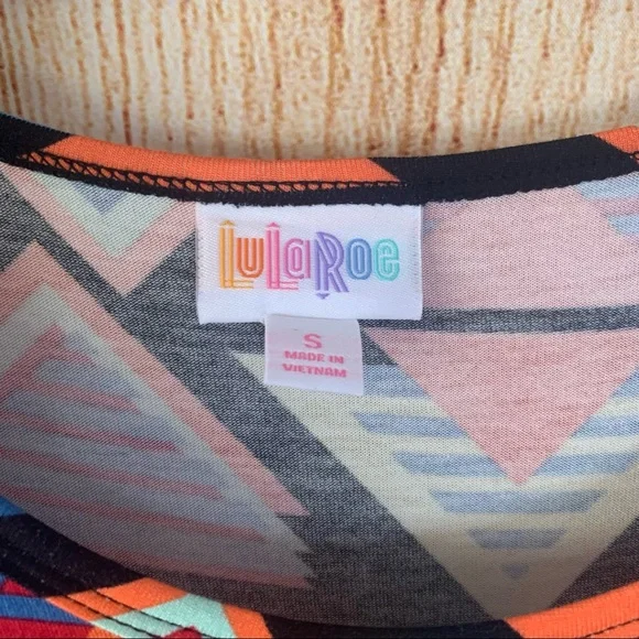 NWT LuLaRoe Small Irma Colorful Triangles - Picture 5 of 9